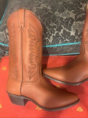 Classic Men’s Brown Leather Cowboy Boots - Western Style